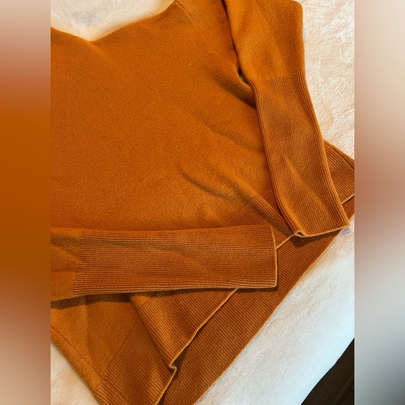 WILFRED Cyprie 100% merino wool mock neck knit sweater golden yellow Aritzia - Picture 5 of 9